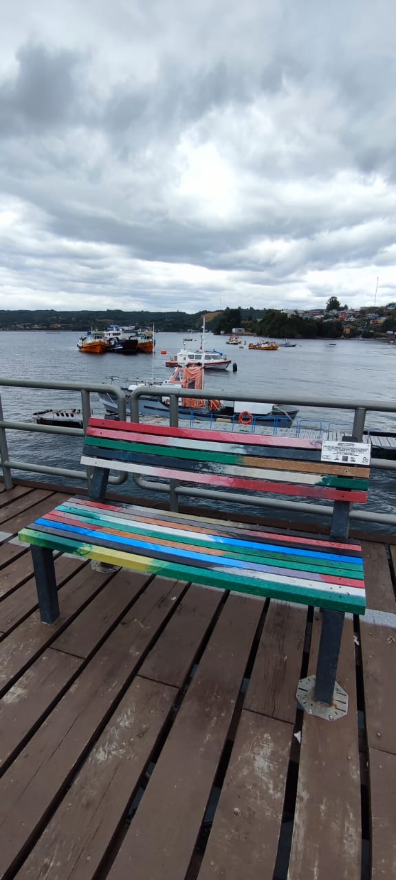 Banca en muelle